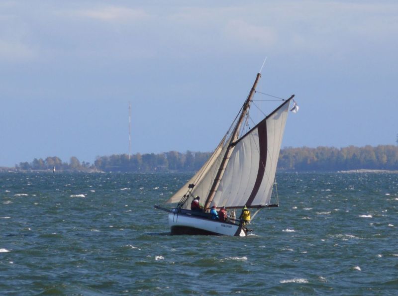Pitk&auml;paasin tarina n&auml;hd&auml;&auml;n Suomen merimuseon valkokankaalla &ndash; Nelj&auml; el&auml;m&auml;&auml; seitsem&auml;ll&auml; merell&auml;  - Uutinen - Totalvene.fi