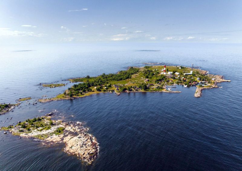 Tankarin saaren rakennukset siirtym&auml;ss&auml; Kokkolalle &ndash; Majakkasaaren matkailua ja kulttuuria halutaan vahvistaa - Uutinen - Totalvene.fi