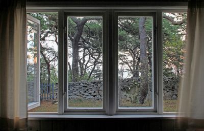 Tapio Heikkil&auml;: Tre akter: I Land, II Hav, III Persona, Laterna Magica 3.12.&ndash;3.1.2026 &ndash; Valokuvan&auml;yttely Ingmar Bergmanin maisemista - Uutinen - Totalvene.fi