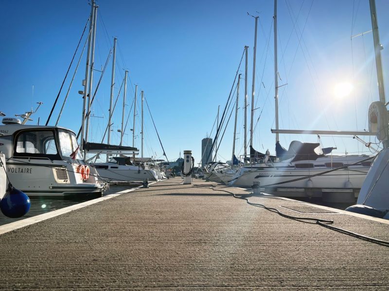 Uv-s&auml;teily voi yll&auml;tt&auml;&auml; pilvisen&auml;kin p&auml;iv&auml;n&auml; &ndash; Auringolle altistuu huomaamatta  - Reportaasi - Totalvene.fi