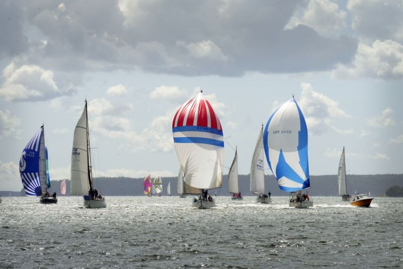 Yhdess&auml; vesille -kampanja kutsuu mukaan vastuulliseen veneilyyn &ndash; Veneilyn iloa matalalla kynnyksell&auml; - Uutinen - Totalvene.fi