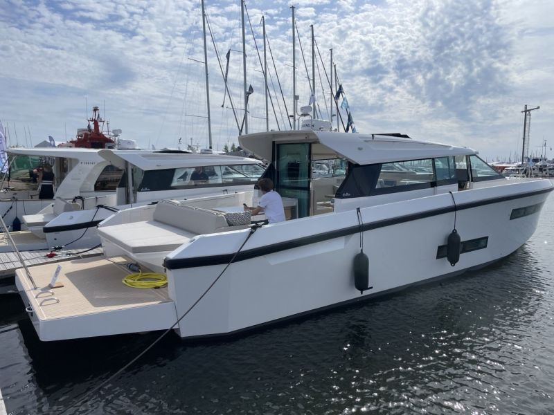 Uiva 2025: Delta 48 Coupe &ndash; Miljoonavene moderniin makuun - Video - Totalvene.fi