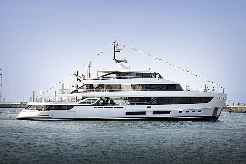 Azimut Grande 44M (2027&ndash;) &ndash; Kun sviitti alkaa tuntua ahtaalta - Ensiesittely - Totalvene.fi