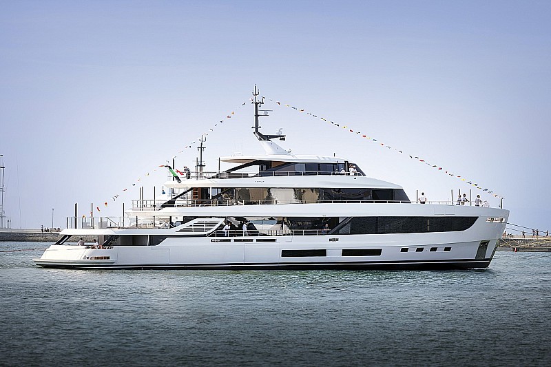 Azimut Grande 44M (2027&ndash;) &ndash; Kun sviitti alkaa tuntua ahtaalta - Ensiesittely - Totalvene.fi