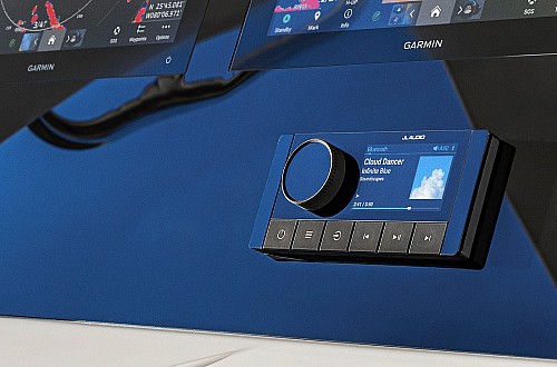 JL Audio A60 -soittimet ja M200-kaiuttimet (2027&ndash;) &ndash; Garmin uudistaa vene&auml;&auml;nentoiston - Ensiesittely - Totalvene.fi
