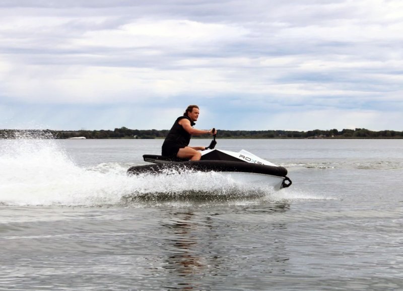 Roxen Roxen (2026&ndash;) &ndash; L&auml;hteek&ouml; s&auml;hk&ouml;ll&auml;? - Ensiesittely - Totalvene.fi