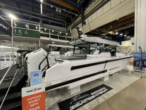 Vene 26 B&aring;t: Axopar 38 Cross Cabin ja Quarken 35 Cabin Tourer &ndash; Uuden ajan perheveneet - Reportaasi - Totalvene.fi