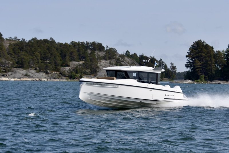 Saxdor 340 GTWA (2025&ndash;) &ndash; Erilainen ymp&auml;rikuljettava - Testi - Totalvene.fi