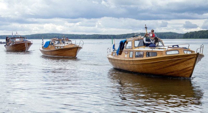 Mathildedalissa juhlitaan puuveneit&auml; &ndash; Mahonkia, kromia ja nostalgiaa  - Uutinen - Totalvene.fi