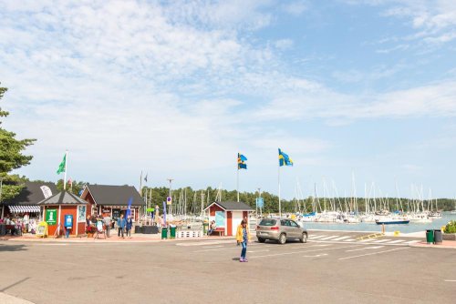 Nauvon satamaan haetaan kes&auml;yritt&auml;ji&auml; &ndash; Infopiste ja myyntikojuja vuokrattavana - Uutinen - Totalvene.fi