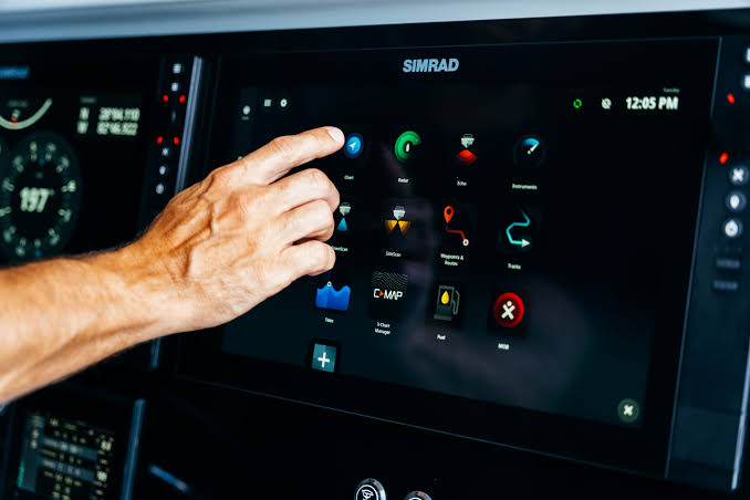 Navico Group ja Elettromedia yhteisty&ouml;h&ouml;n &ndash; Audiota j&auml;rjestelm&auml;&auml;n - Uutinen - Totalvene.fi