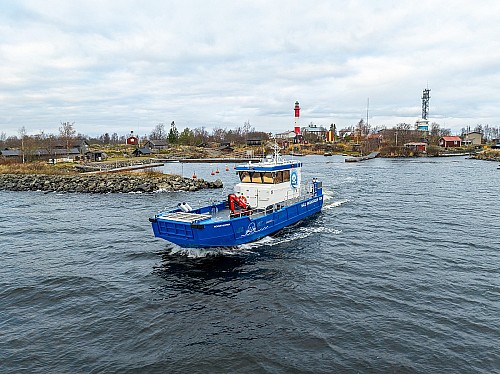 M/S Roope-Botnia kastettiin Vaasassa &ndash; Uusi huoltoalus vahvistaa ymp&auml;rist&ouml;ty&ouml;t&auml; ja vastaa tulevaisuuden tarpeisiin Pohjanlahdella - Uutinen - Totalvene.fi