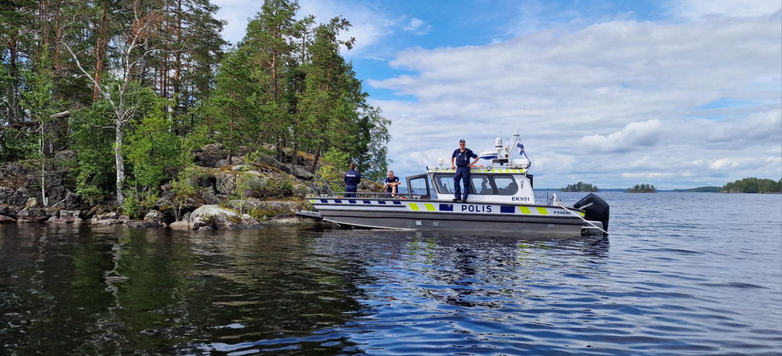 Venepoliisiopiskelijat harjoittelevat it&auml;isell&auml; Suomenlahdella &ndash; Tavallista enemm&auml;n poliisikalustoa vesill&auml; - Uutinen - Totalvene.fi