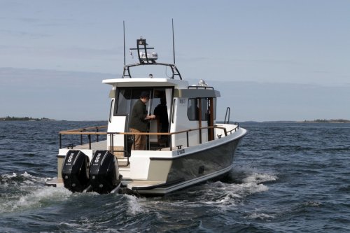 Targa 27.2 GT AD (2024&ndash;) &ndash; Per&auml;moottorimuodissa mukana - Video - Totalvene.fi